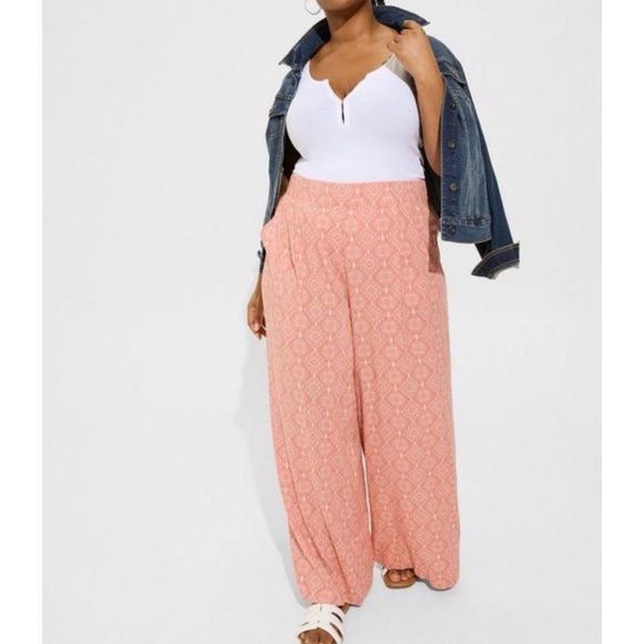 ๐ White Rib Scoop Neck Hook And Eye Tank Top 2 2X 18 20 NWT Torrid New! - Picture 4 of 7